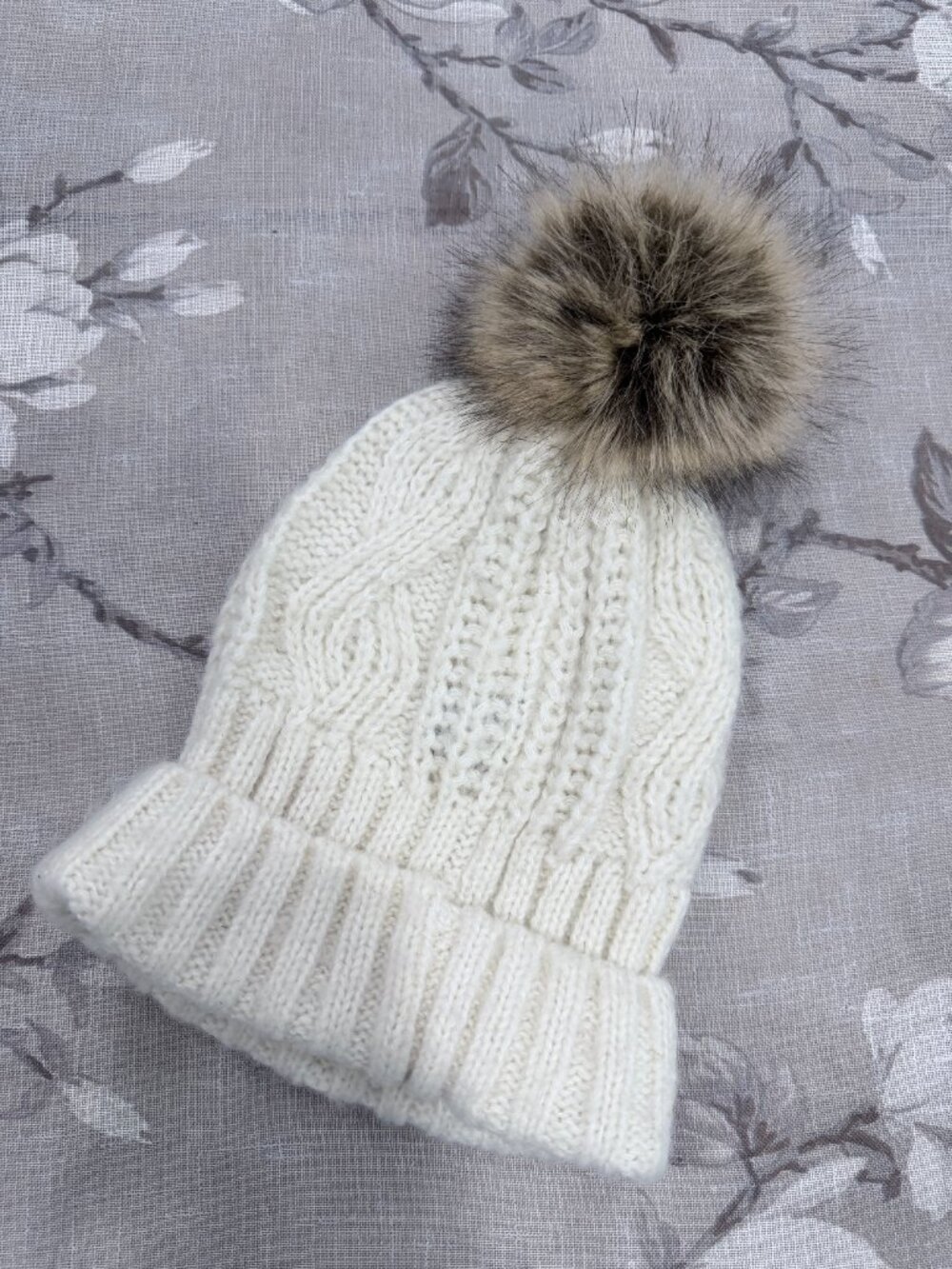Aerie Ivory Cable Knit Mohair Blend Faux Fur Pom Pom Beanie One Size